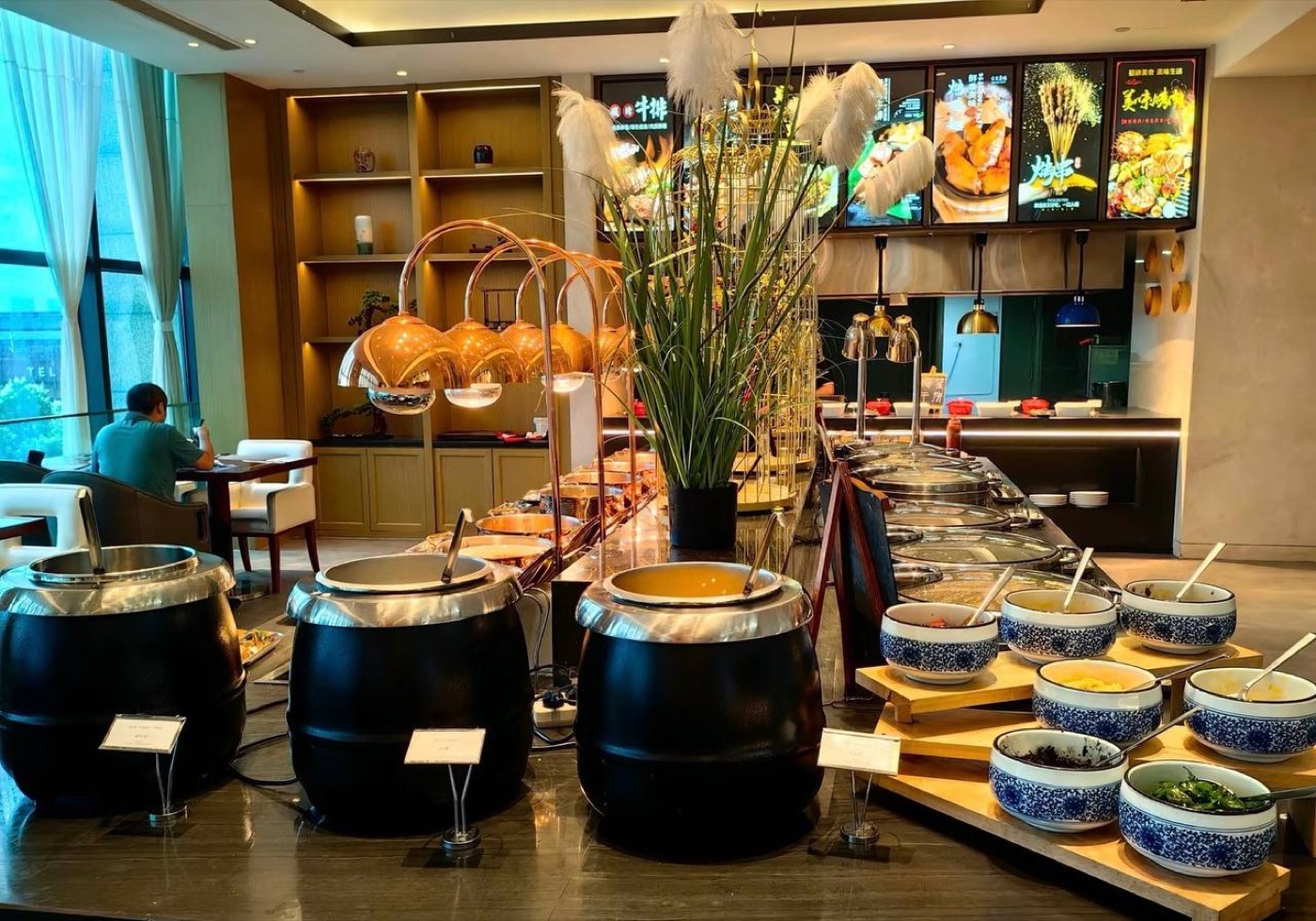 小勐拉美高梅酒店餐厅自助餐区域